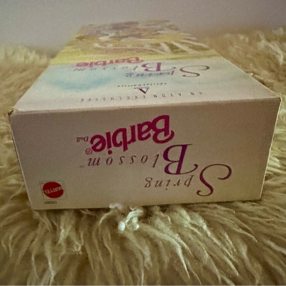 New In Box Spring Blossom Barbie Avon Exclusive Special Edition First in Series - Picture 11 of 11
